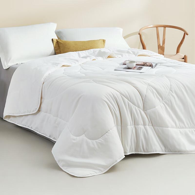 LOVO Luolai Sweet Soy Silk Four Seasons Quilt