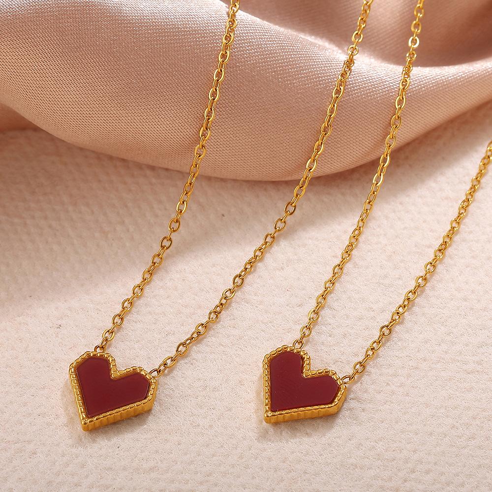Love Peach Heart Necklace, Collarbone Chain, High-end Design Jewelry, Trendy Retro Red Neck Chain.