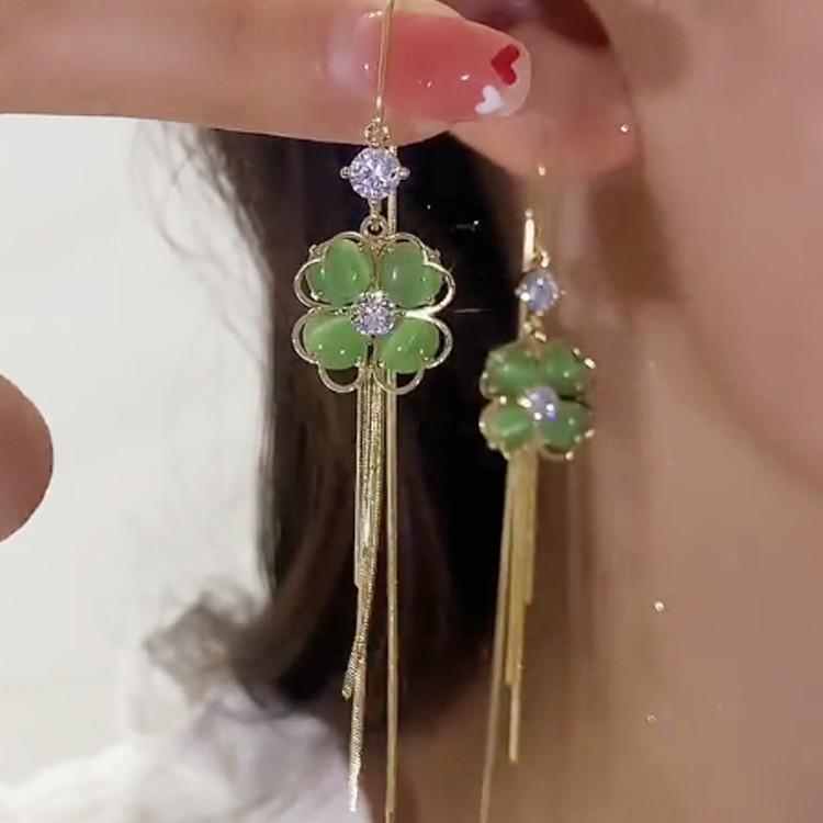 Spring/Summer Green Cat's Eye Tassel Earrings - Four-Leaf Flower Design, Anti-Loss Thread for Women