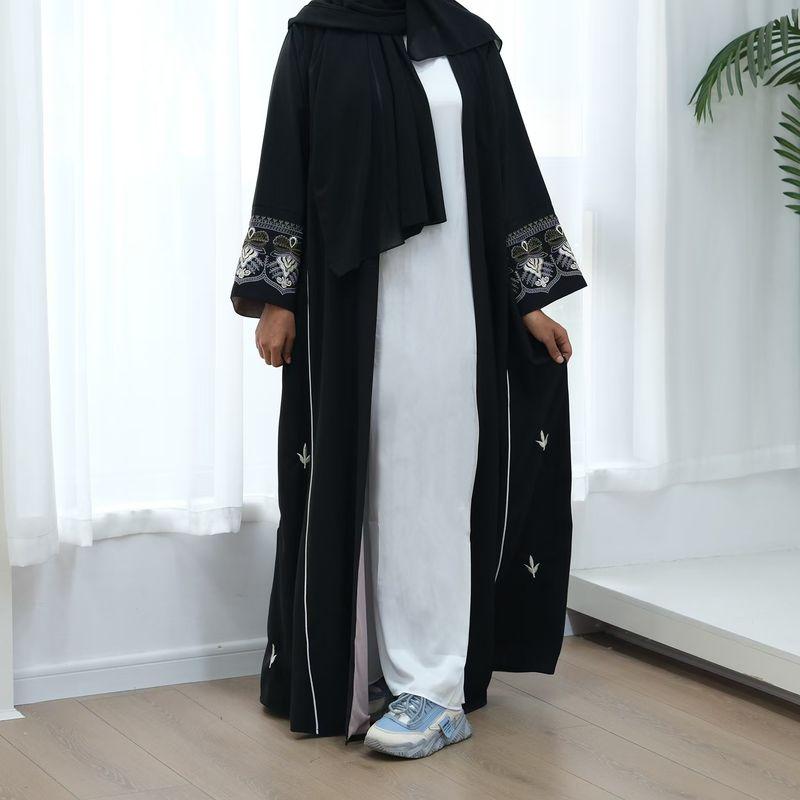 New Arrival Middle East Dubai Arab Fashion Thorn Cardigan Robe Dress Embroidered Robe Dress