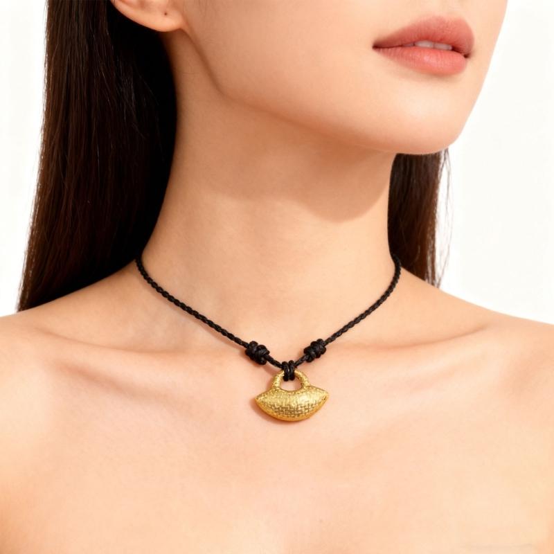 Collana con Cordoncino e Ciondolo in Paglia Intrecciata a Lunghezza Regolabile, Design Francese, per Uso Quotidiano e Feste