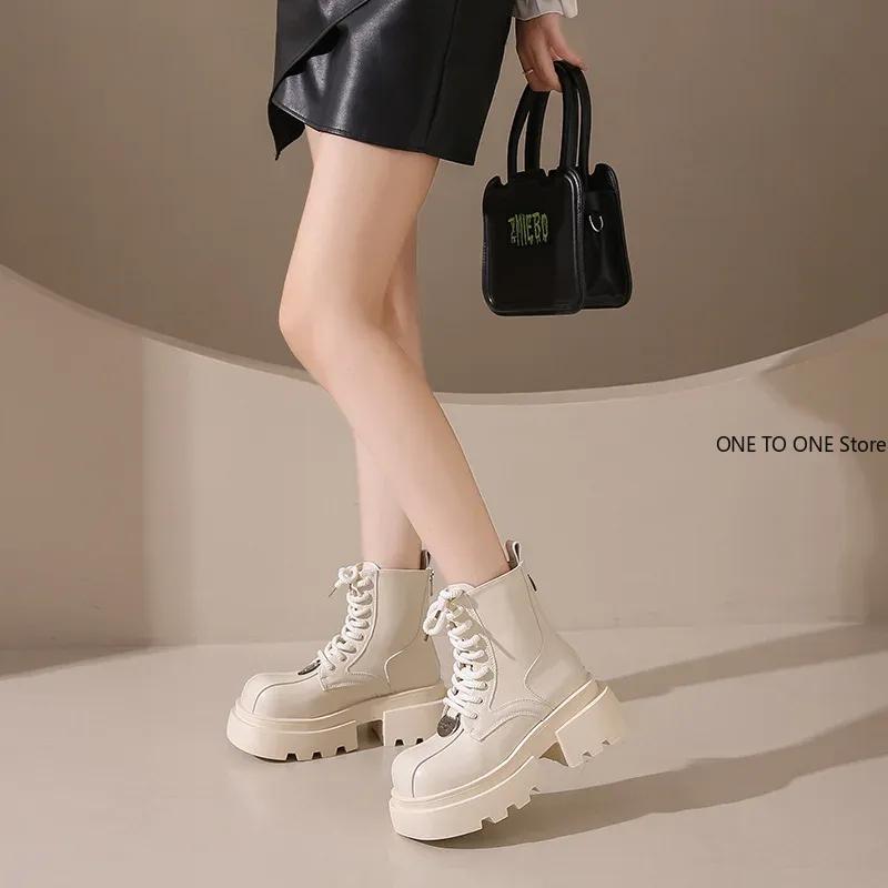 Белые короткие женские ботинки-трубы на толстом каблуке с боковой молнией — фото 6