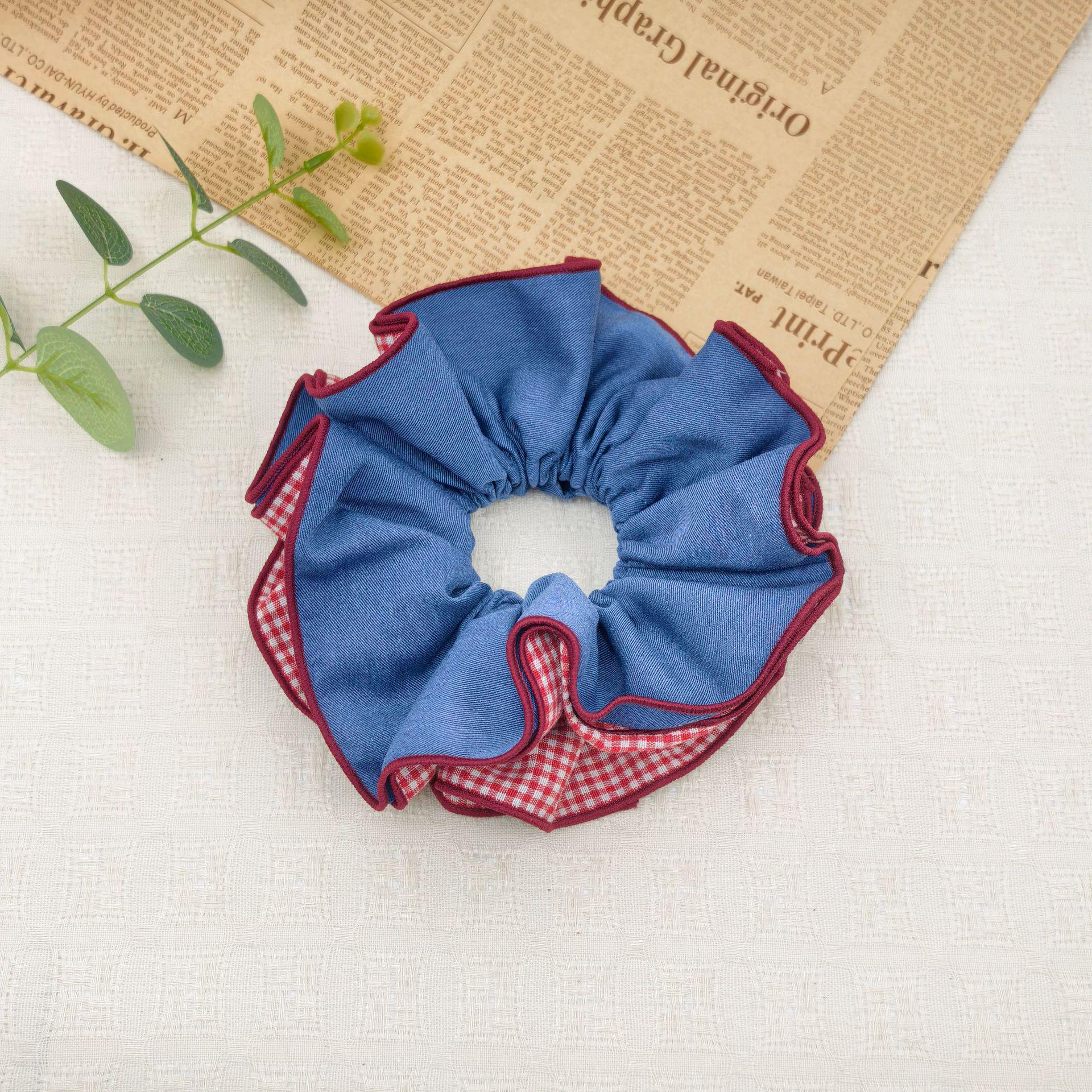 

Клетчатая присборенная летняя резинка для волос высокого класса