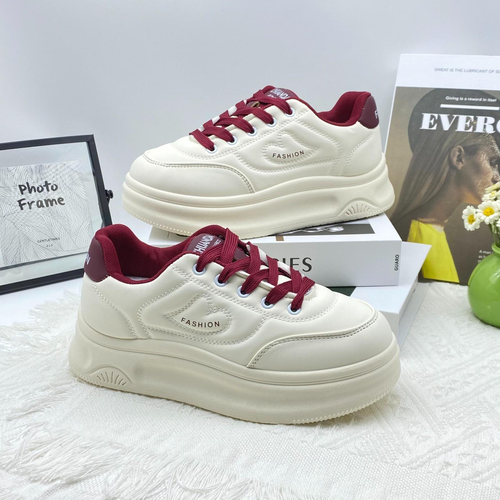 

Универсальные маленькие белые туфли на толстой подошве со шнуровкой, взрыв хлеба 2025 года, весна и осень, новые теплые нишевые повседневные маленькие белые туфли на мягкой подошве 40 бордовый