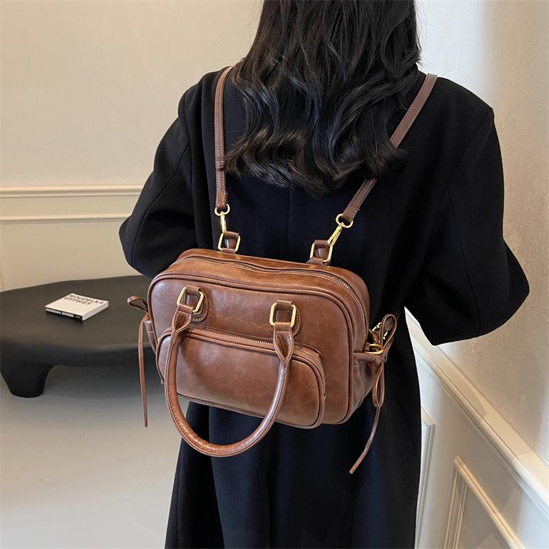 2025 New Women's Retro Backpack Fashion Versatile Handbag Premium Commuter Shoulder Bag Large Capacity