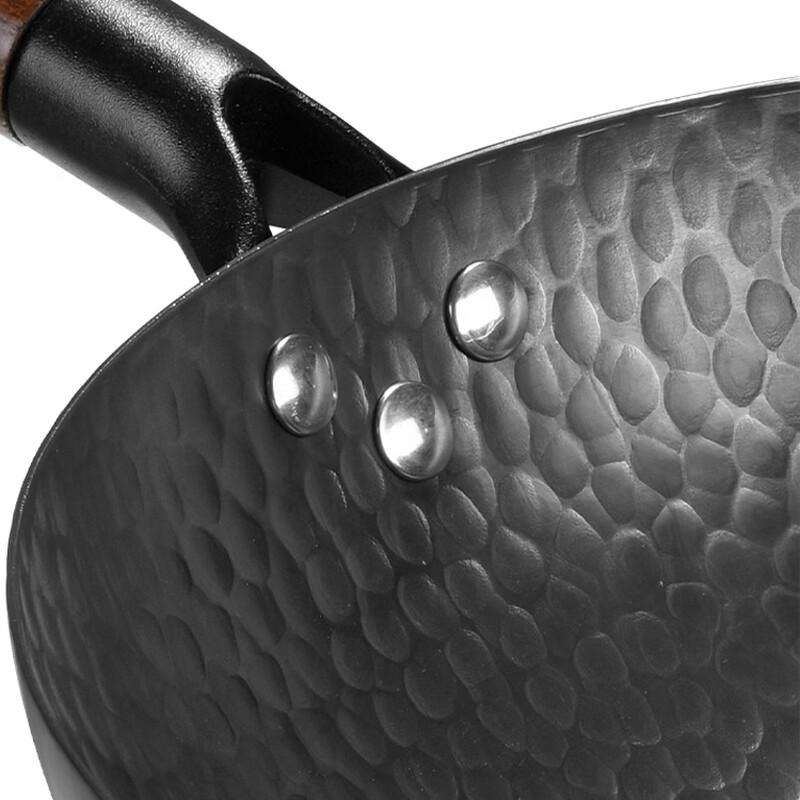 Old-fashioned Iron Wok