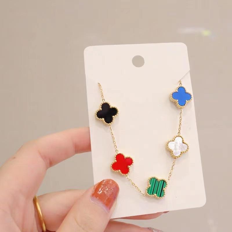 

Титановая сталь не теряет цвет Счастливый браслет с четырьмя листами клевера Браслет из пяти цветов Женский Ins Новые чистые красные украшения Default