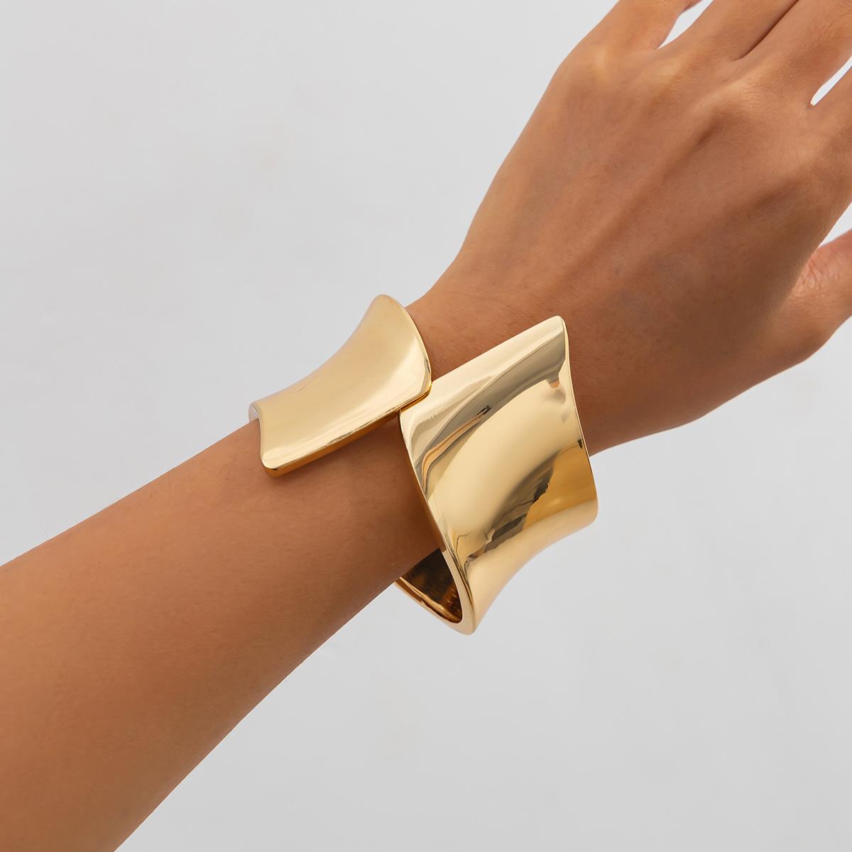 

Hip Hop Metal Wide Cuff Bangles Punk Fashion Gold Silver Color Geometric Spring Bangles For Women Bracelet Men Jewelry