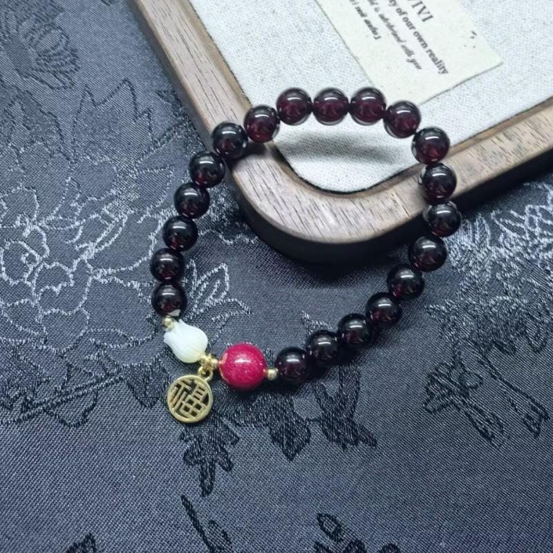 Handmade Natural Garnet 8mm Beaded Bracelet With Shell Flower Cinnabar Fortune Charm Boho Chic Womens Jewelry