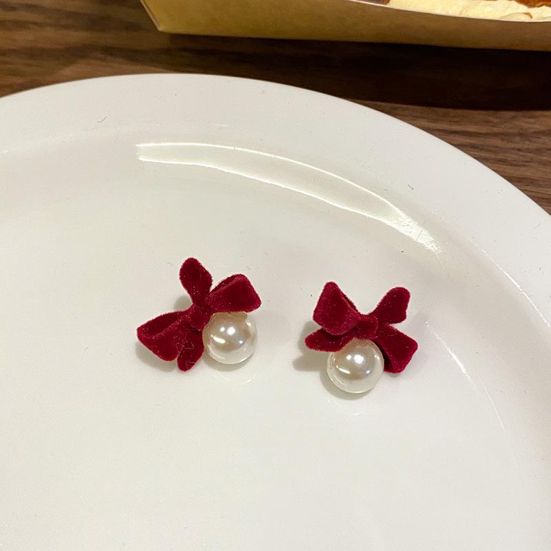 Elegant Retro Red Bow & Pearl No-Piercing Ear Clips