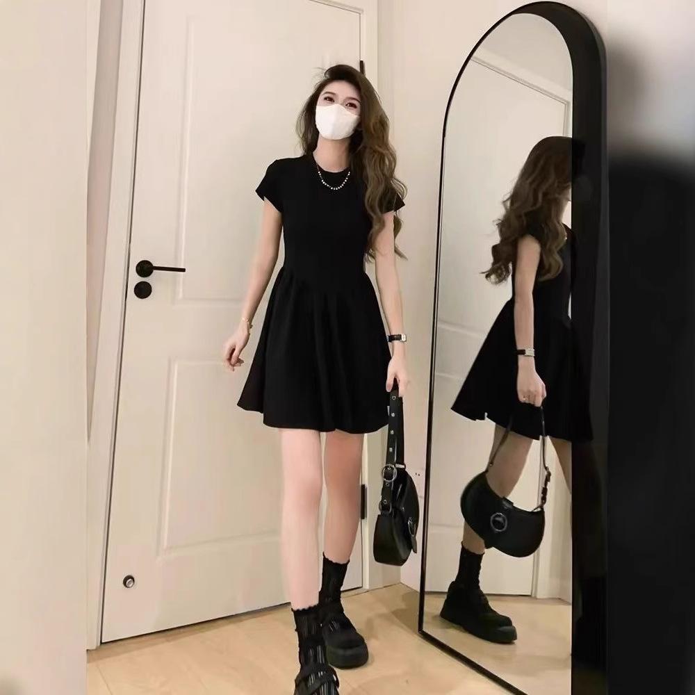 French Hepburn style black temperament dress children's summer 2026 new small slim short skirt women's clothing