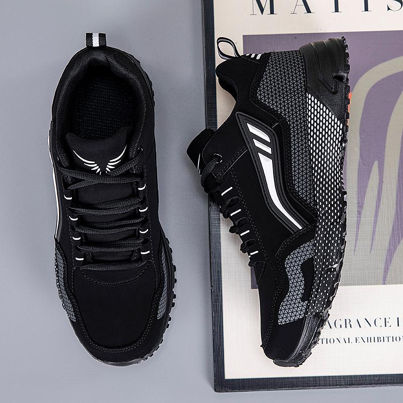 Men's plus size light casual sports shoes Four seasons new soft-sole outdoor running shoes Fashion students breathable sneakers