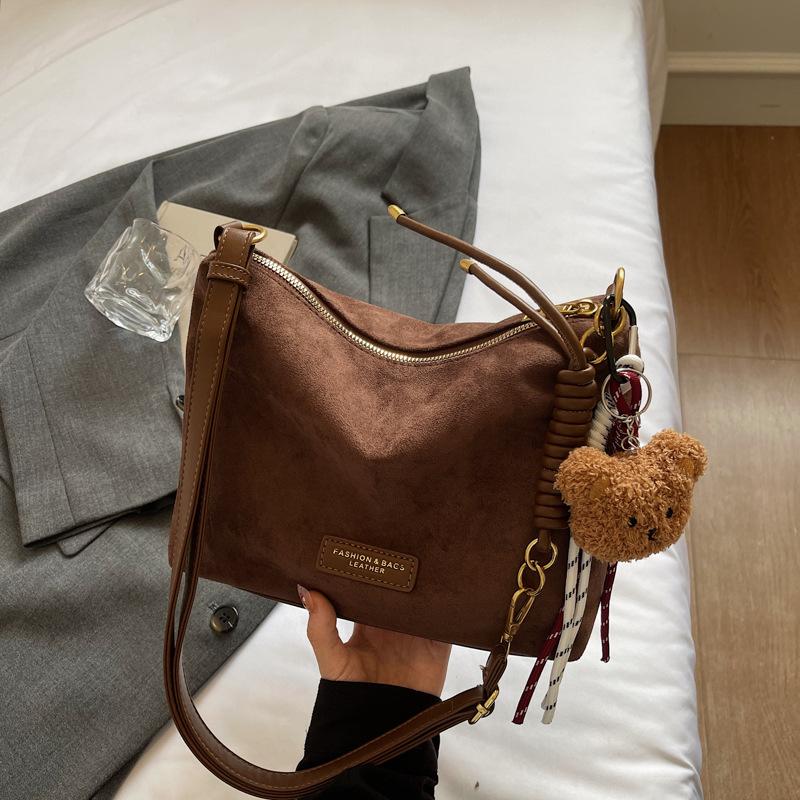 

Retro bag women s new fashion suede shoulder armpit bag outdoor leisure commuter women s bag messenger bag No pendant