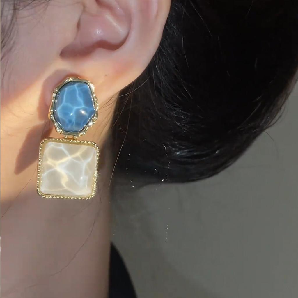 Geometric design blue square earrings light luxury high-end earrings versatile temperament stud earrings new fashion earrings