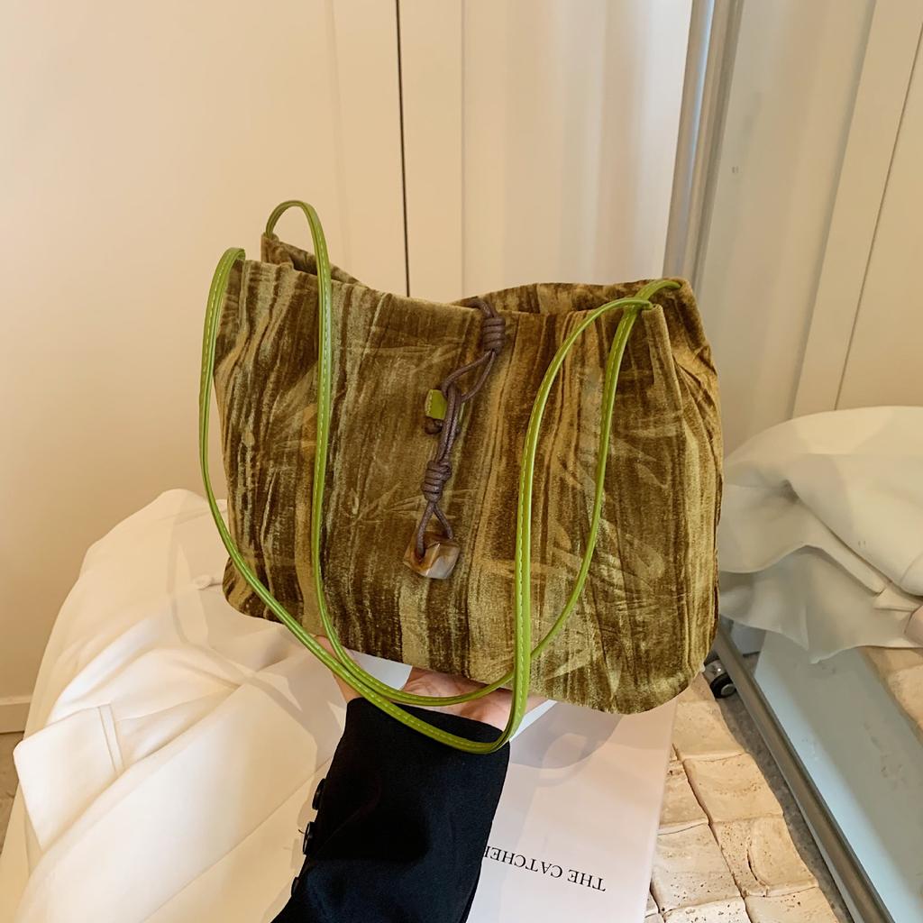 New Chinese Style National Style Large-Capacity Bag Women'S Autumn Temperament Shoulder Bucket Bag Class Commuter Tote Bag