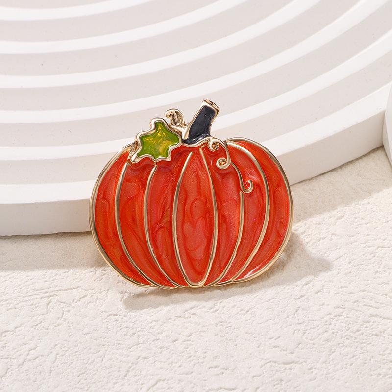 Nouvelle Collection de Broches de Fêtes: Motifs populaires de cloche, de citrouille et d'Halloween, parfaits comme cadeaux et accessoires vestimentaires.