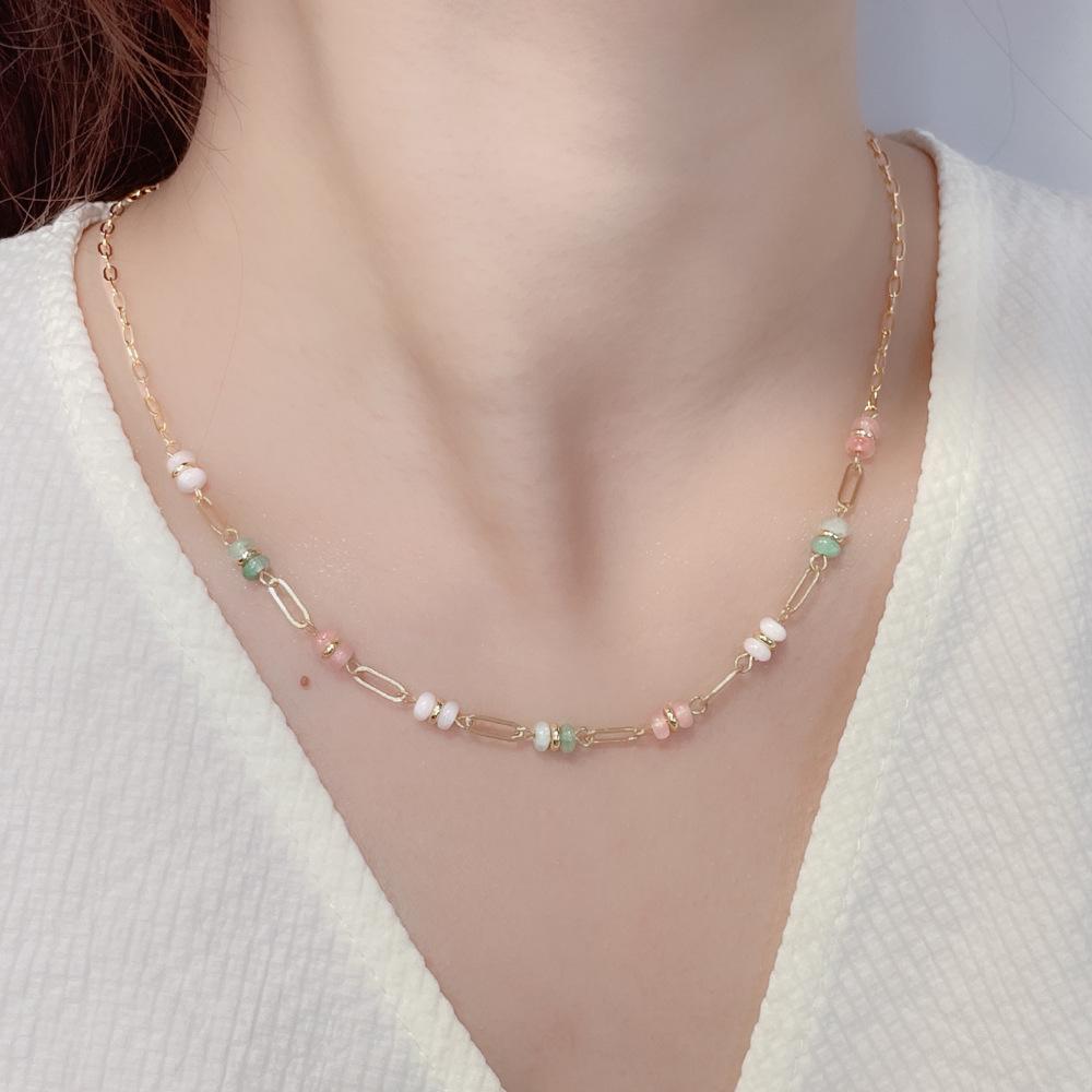 Colar Coreano de Clavícula Colorido com Contas de Pedra Natural para Mulheres - Fresco, Doce, Versátil Joia de Verão