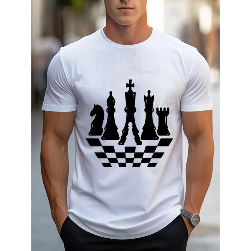 Europäische Größe Herren Dunkelblaues T-Shirt mit Schachfiguren Grafikdesign und Karomuster, Lässiges Outdoor-Taschen-Schwarzhosen-Outfit