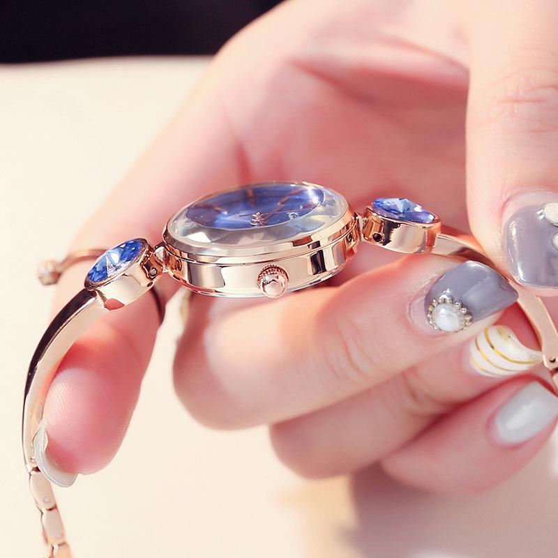 Watches for Schoolgirls, Simple Women's Watches, Compact and Temperamental Blue Rhinestone Niche Bracelet Watches for Women
