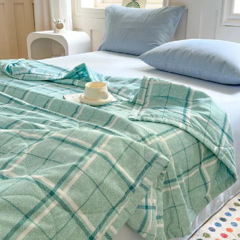 Cartoon Bear Printed Summer Quilt Lightweight Soft Cooling Blankets Machine Washable Single Double Size Thin Quilted Blanket