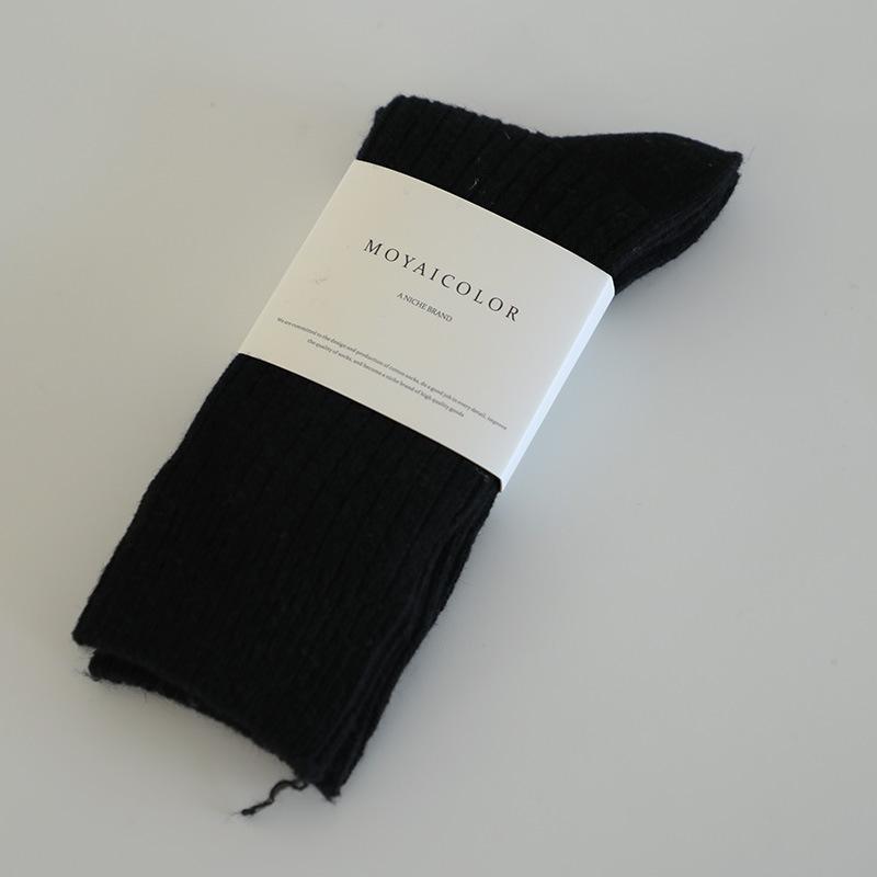 

Coarse Needle Wool Stacking Socks Women S Thickened Warm Strips College Style Lazy Medium Stockings Cashmere Socks One size fits all чорний