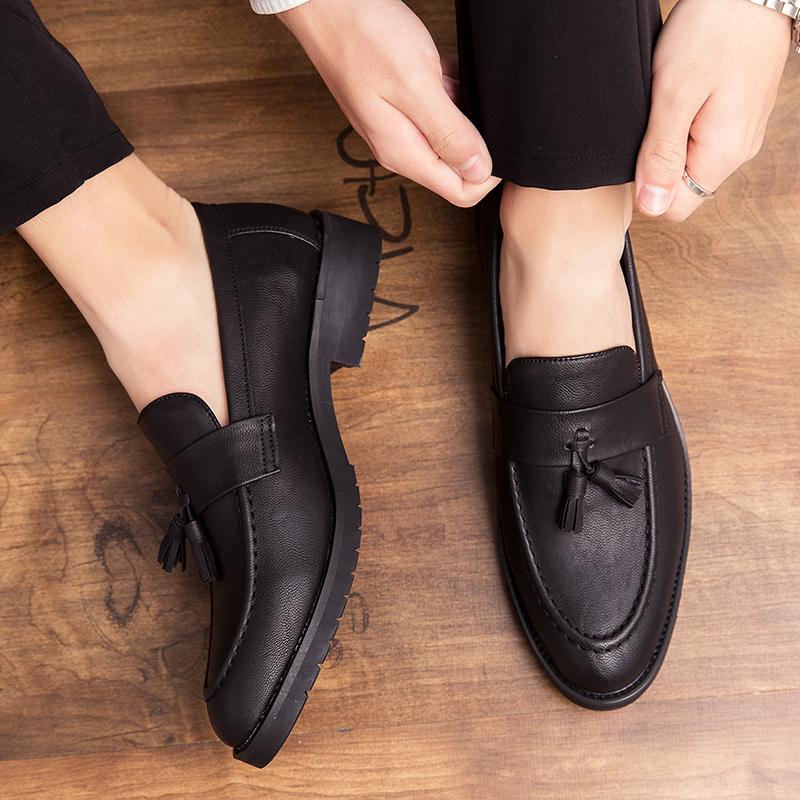 Fashion Low Heel Loafers Brand British Style Wedding Leather Shoes Mens Tassel Round Toe Casual Business Officially Shoes Men's