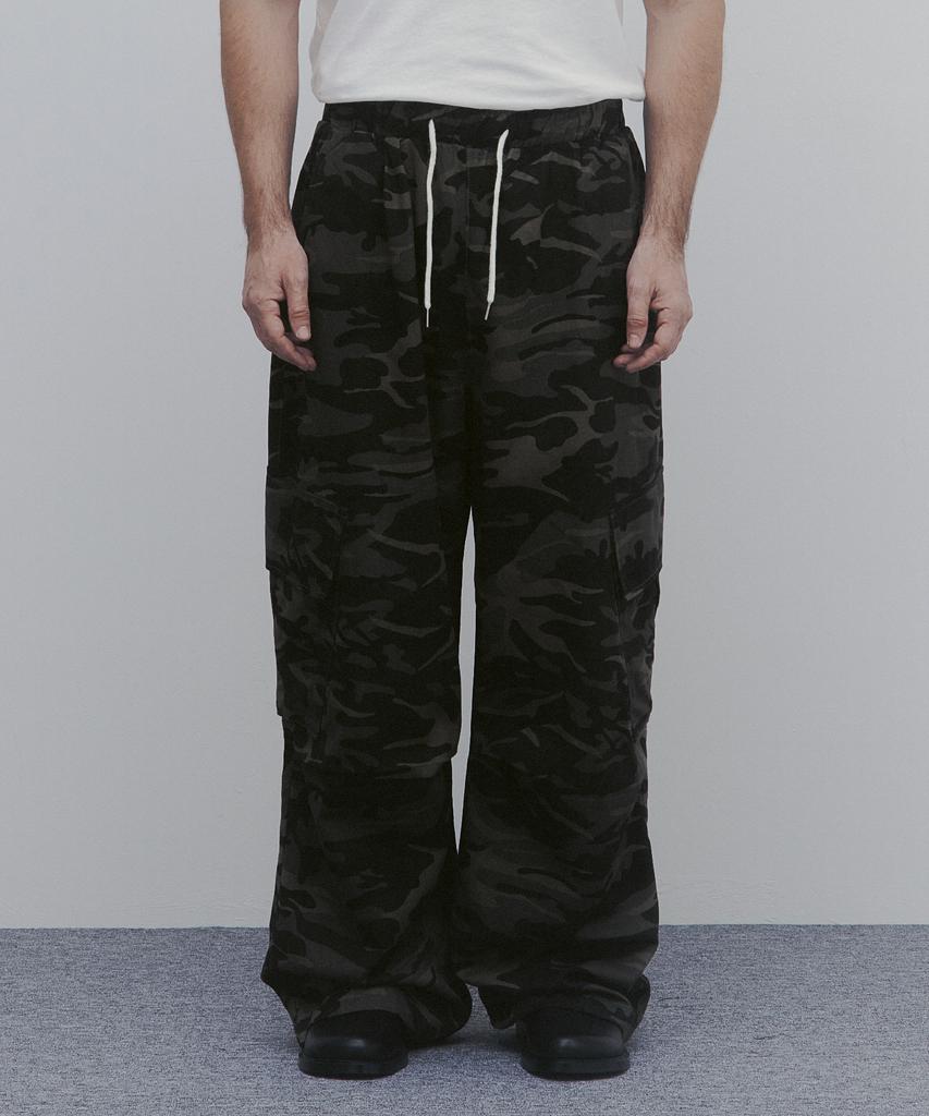 ANDAGAIN Cotton Wide Camo Cargo Pants (Brown)