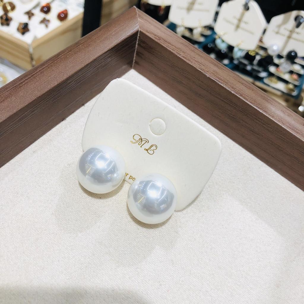Elegant Pearl Stud Earrings Women's Fashionable Jewelry Geometric Design Luxury Feelings Fashion Commute