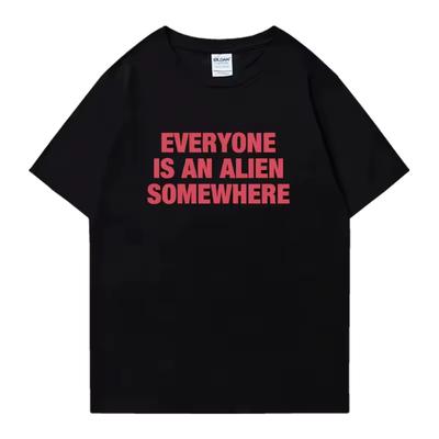 Każdy jest gdzieś obcym Graficzny T-shirt i koszulka dziecięca Męskie Estetyczne Luźne Oversize Minimalistyczne Street Casual Codzienne Koszulki z Krótkim Rękawem