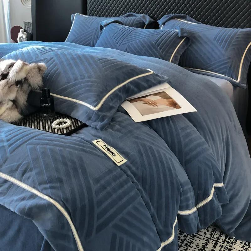 

Легкий роскошный зимний комплект из четырех предметов из утолщенной кроличьей шерсти, высококачественный молочный флис, теплое постельное белье, простая серия комплектов 1.8m Sheet 4pcs