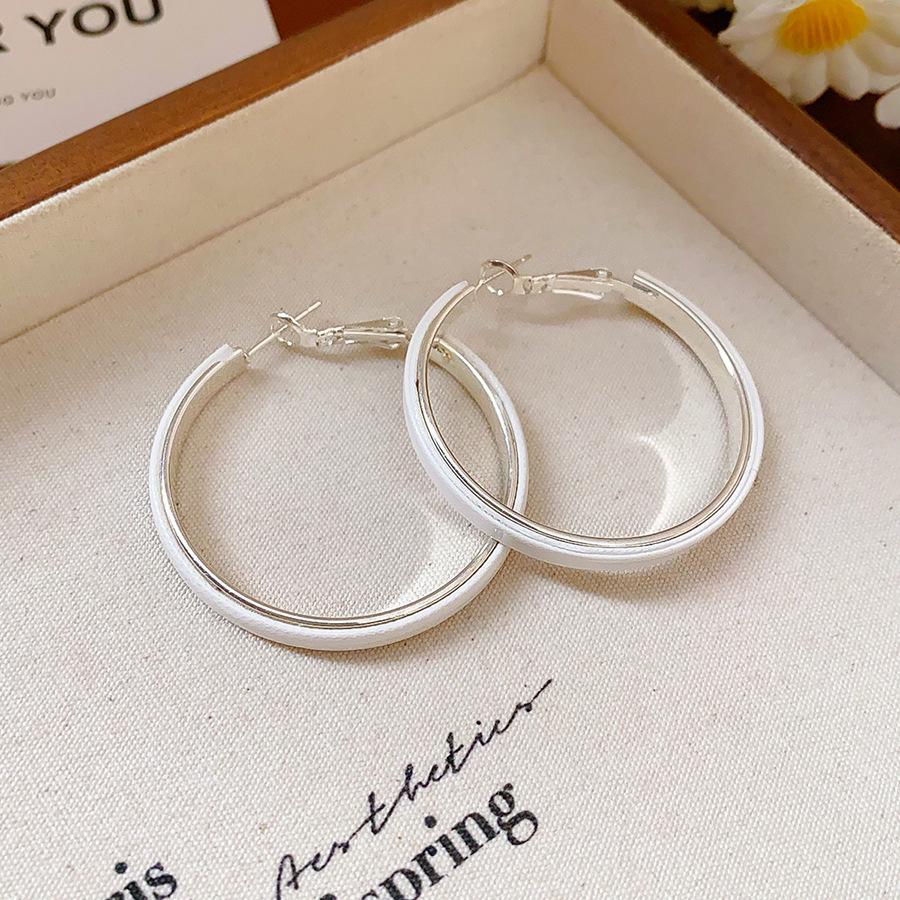 Silver Needle Resin Flower Tassel Earrings: Vintage, Versatile, Light Luxury Fashion Jewelry for Women