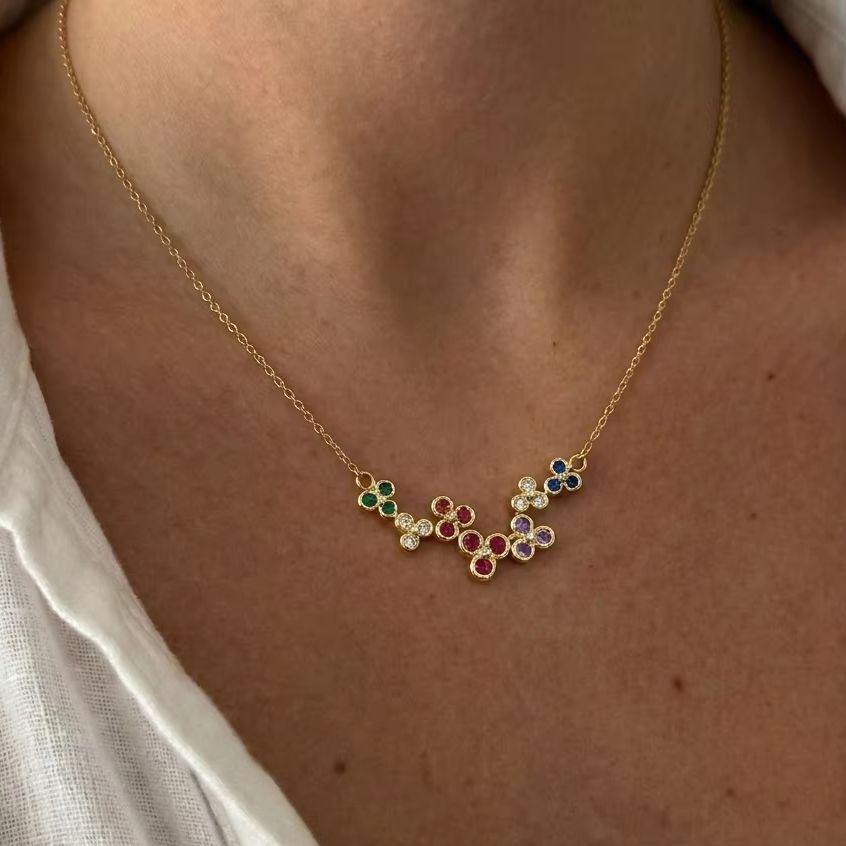 Multicolor Zircon Flower Cluster Pendant Necklace for Women Minimalist Gold Plated Heart Choker Wedding Statement Jewelry Gifts