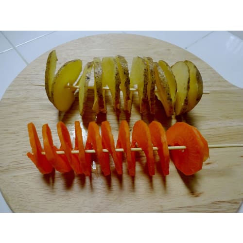 KOKUBO Industries' Tornado Cutter (Spiral Cut/Red) - Hand-Resistant, Perfect for Potatoes and Vegetables, KK247