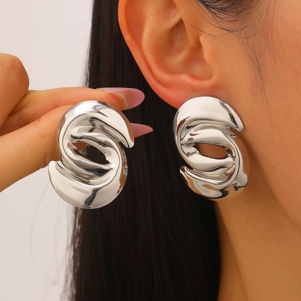 Retro Europäische und Amerikanische Metall-Ohrstecker mit Cold-Style Ohrklemmen - Schlicht, Glatt, High-End Mode.