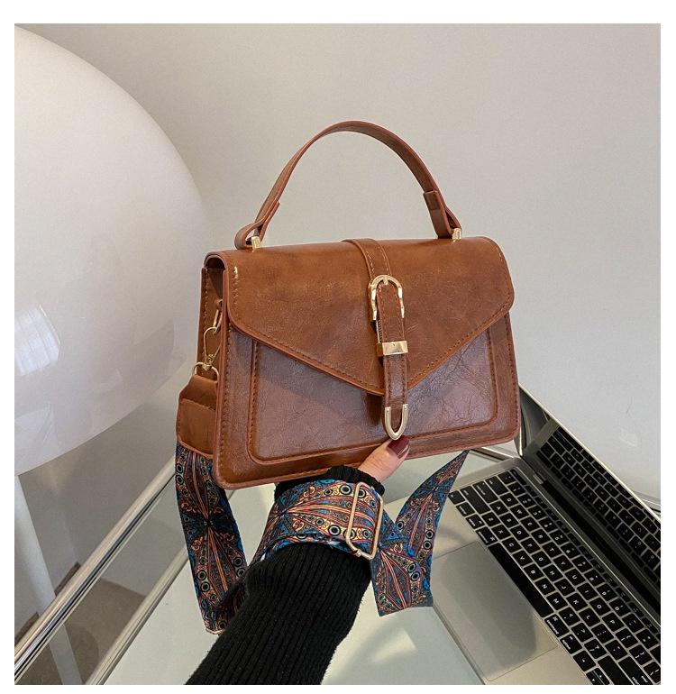 Stylish Women's Shoulder Bag With Retro Pu Material Trendy Small Square Bag For Spring 2023