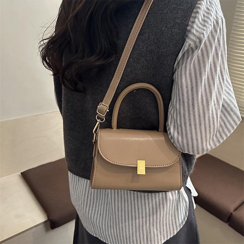 Winter neue vielseitige Damentaschen, tragbare kleine Taschen, Retro-Trend Nischentextur Schulter-Umhängetaschen