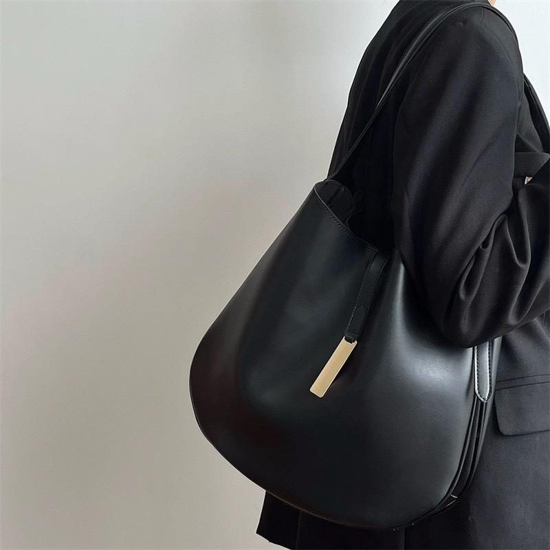 Bag Women's New Retro Soft Leather Simple Bucket Bag Niche Design Underarm Bag Fashionable Versatile Messenger Bag