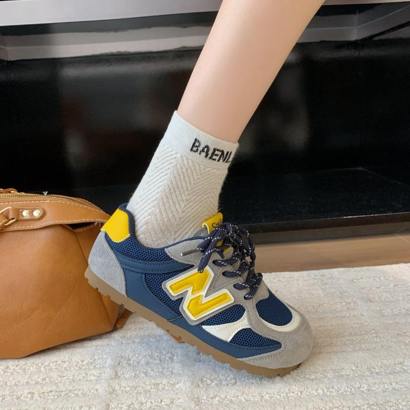 

Women s summer new mesh breathable casual sports shoes soft sole lightweight white shoes 35 синий