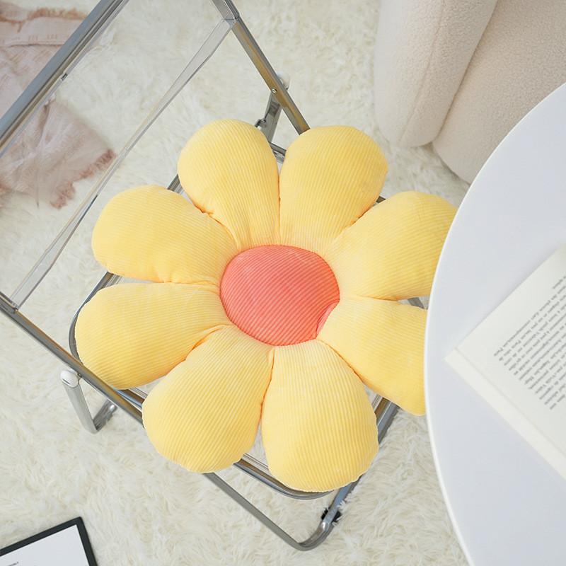 Plush Daisy Pillow With Pp Cotton Filling For Living Room And Bed Decor