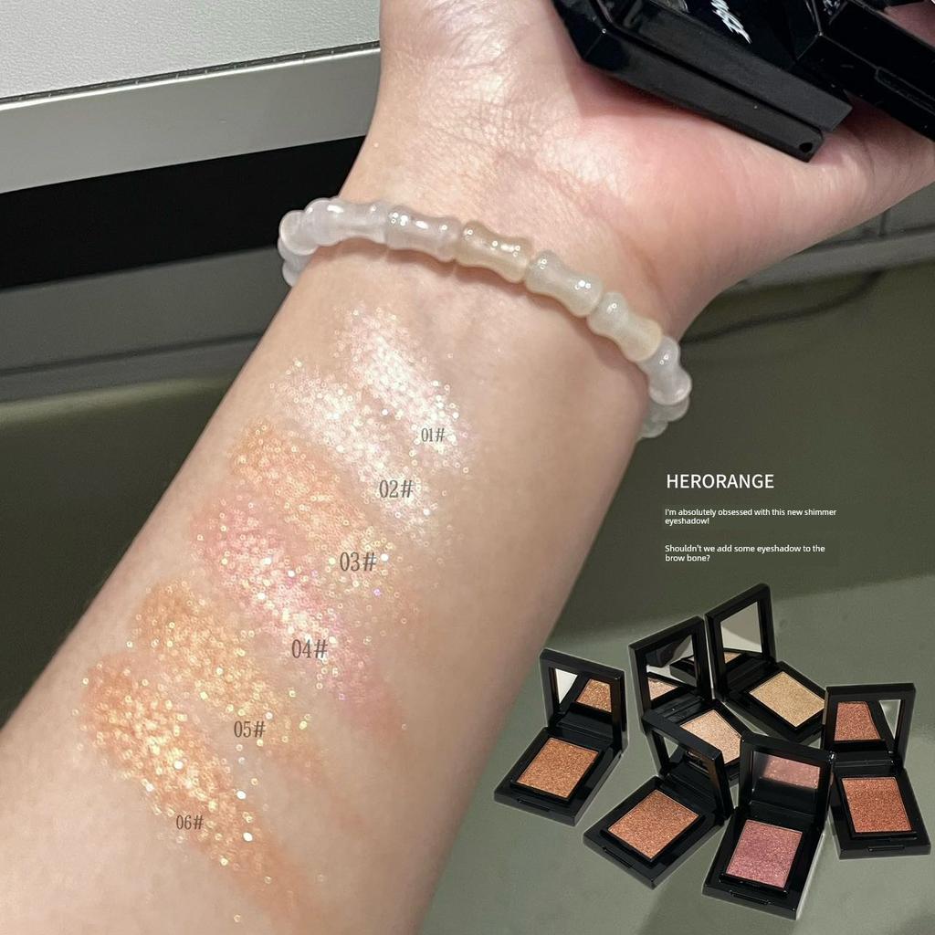 So Shiny...! Diamond-Lustre Single-Color Eyeshadow Palette in Champagne White with a Pearlescent Texture, High-Gloss Highlighter, Brightening