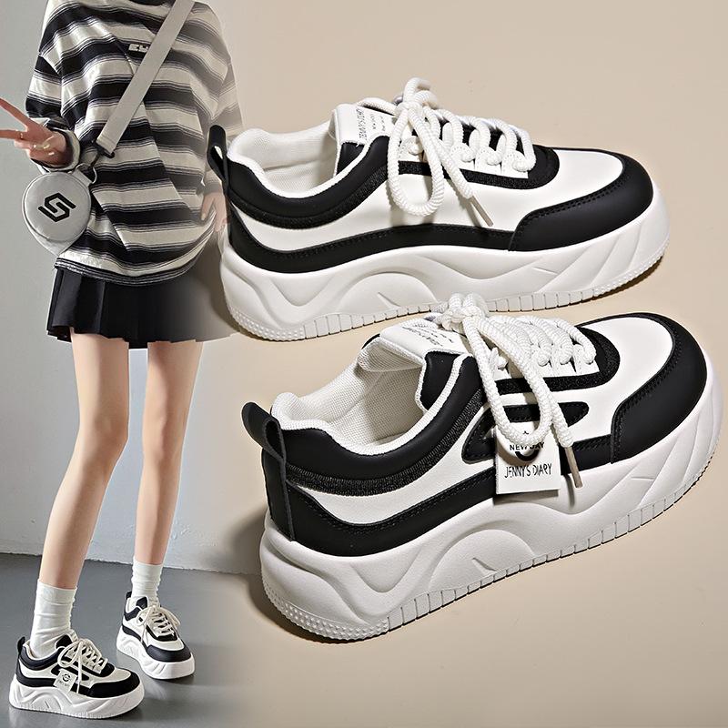 2025 spring white shoes new Korean version ins female students height increase sports board shoes trendy casual shoes street auction CBD16