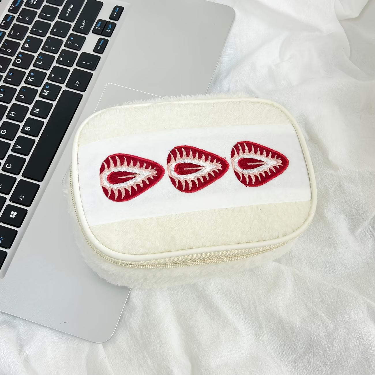 

1Pc Strawberry Embroidery Makeup Bag With Checkered Lining Portable Cosmetic Pouch Cute /Korean Style Embroidered Bag For Travel