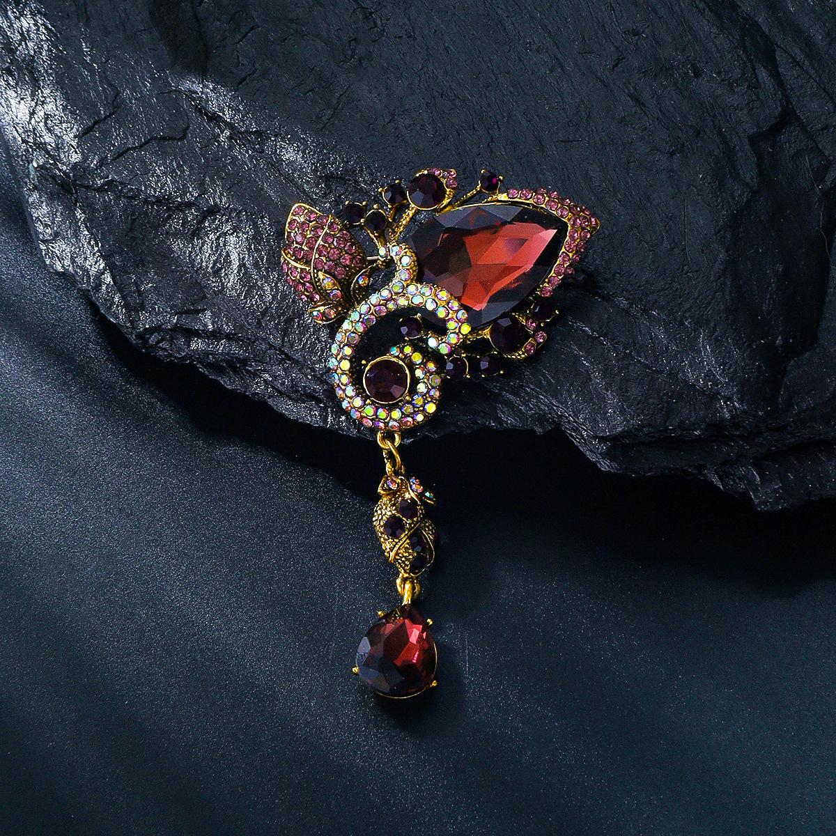 

Роскошный Темперамент Элегантная Брошь-Подвеска из Хрустального Стекла Высококлассные Женские Аксессуары для Блейзера Корсаж Пряжка Защита от Света