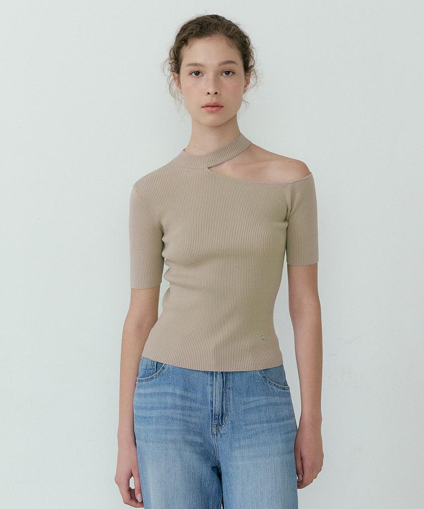 LUCIR ZU Cut Off Half-Turtleneck Knit (Beige)