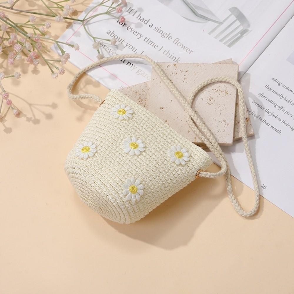 Fashion Small Daisy Kids Straw Bag Shell Shape Woven Shoulder Bag Handmade Handbag for Children Girls