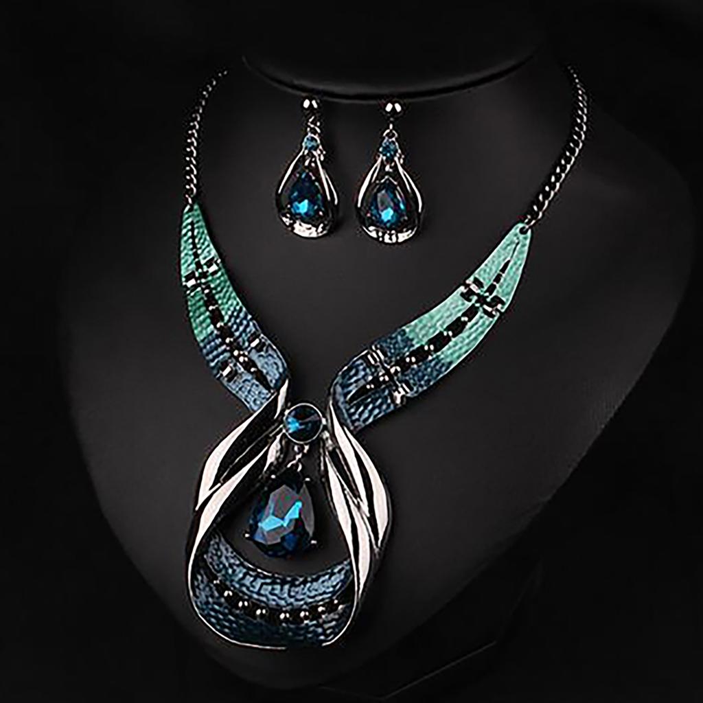 Conjunto de joyería de moda para mujer, gargantilla con colgante de cadena, collar con babero, pendientes