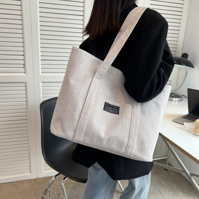 Canvas Tote Bag For Women With Zipper Closure And Internal Pockets For Casual Outings