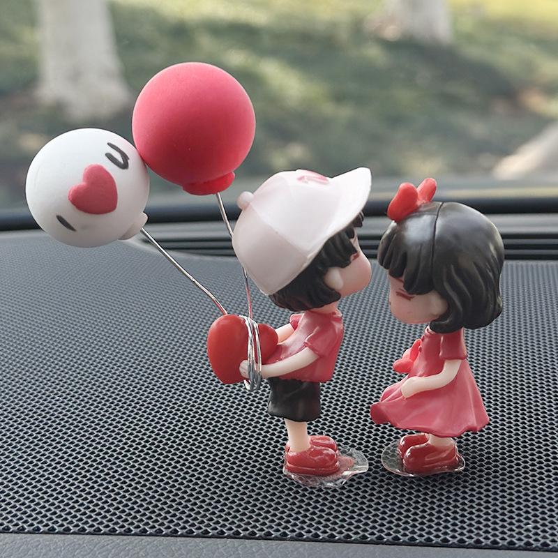 Cute Kissing Couple Dolls: Electric Car Interior Ornaments