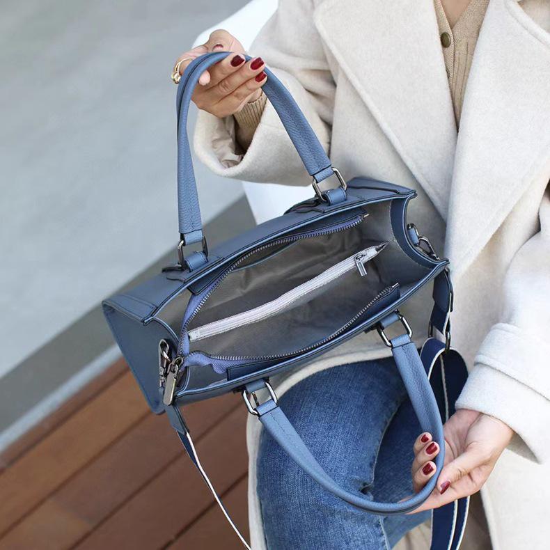 High-Grade Togo Leather Square Bag: Casual, Versatile, Handheld or Shoulder Simple Messenger Bag (Model 5530)