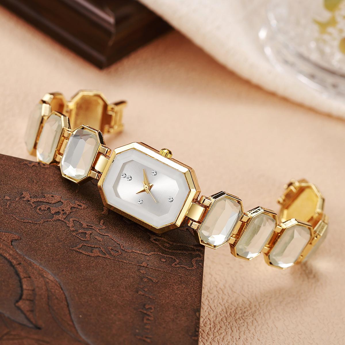 

Модные новые простые роскошные ретро бизнес-стиль универсальные законодатели моды повседневные женские наручные часы и браслет набор из пяти предметов белый